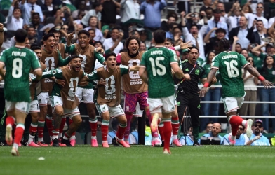 Trực tiếp Mexico 1-0 Nam Phi: Gia tăng sức ép