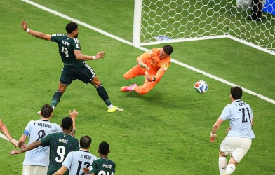 Trực tiếp bóng đá Ả Rập Xê Út 1-0 Uruguay: Tìm kiếm bàn gỡ