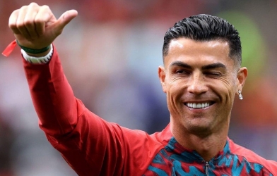 Ronaldo xuất hiện khác biệt trong trận ra quân World Cup