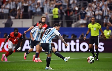 Trực tiếp bóng đá Argentina 0-0 Áo: Messi sút hỏng penalty