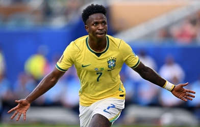 Neymar tái xuất, Vinicius bùng nổ đưa Brazil vào vòng knock-out