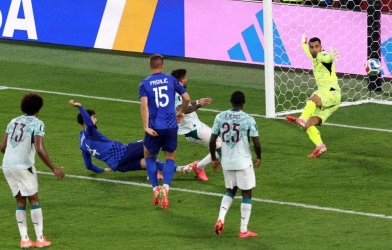 VAR gây bão dữ dội sau màn thoát hiểm phút 102 của Bồ Đào Nha