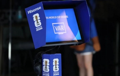 CHÍNH THỨC: FIFA phê duyệt 'VAR Light', bỏ vạch việt vị