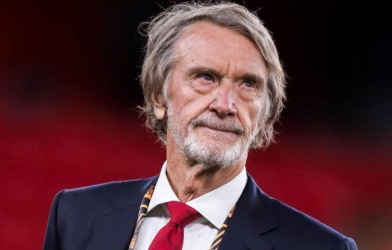 CHÍNH THỨC: Sir Jim Ratcliffe chiêu mộ thành công tiền vệ người Pháp