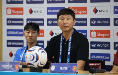 Trực tiếp HLV Kim Sang-sik họp báo trước trận Malaysia - Bán kết AFF Cup 2026