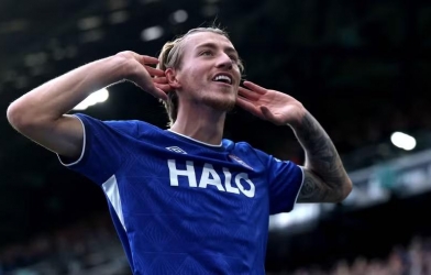 Everton thắng lớn ngày khai màn Ngoại hạng Anh, Sunderland và Forest cùng ôm hận