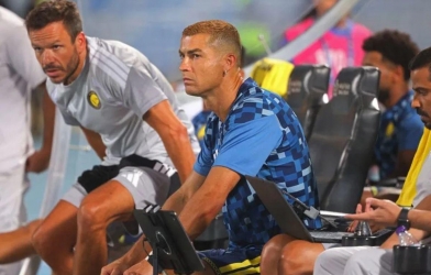Cristiano Ronaldo nổi giận với quyết định đúng đắn của HLV Al Nassr