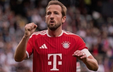 Kane sắm vai người hùng, Bayern nối dài khởi đầu bất bại