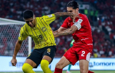 CĐV Thái Lan nhắc thẳng Việt Nam khi Indonesia hòa 'hú vía' với 10 người