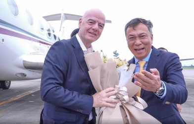 Chủ tịch FIFA đến SVĐ nơi ĐT Việt Nam đá trận cuối FIFA ASEAN Cup
