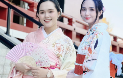 Chị em ái nữ cựu Chủ tịch CLB Sài Gòn đẹp dịu dàng trong trang phục kimono