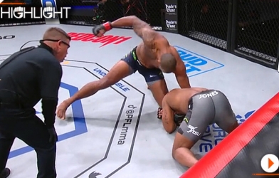 Renan Ferreira lập kỷ lục K.O lịch sử hạng nặng FPL