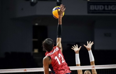 Hủy diệt đội bóng Á quân, ĐKVĐ gửi tối hậu thư đến VNL 2022