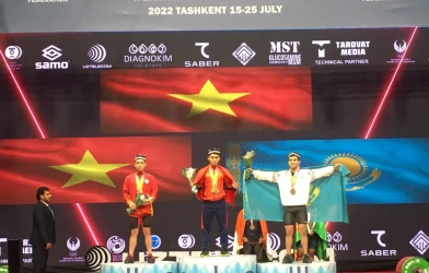 VĐV cử tạ Việt Nam 15 tuổi 'phá 3 kỷ lục thế giới và 3 kỷ lục Châu Á'