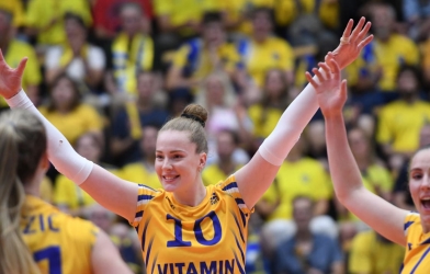 Lội ngược dòng ngoạn mục, bóng chuyền nữ Thụy Điển vào bán kết thế giới