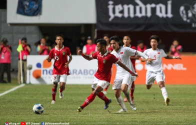 Trọng tài bắt trận Việt Nam thua Indonesia bị 'tố' là có vấn đề