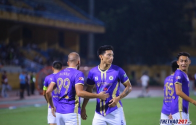 Hà Nội FC áp sát ngôi đầu V-League ngày Văn Hậu lần đầu đá chính