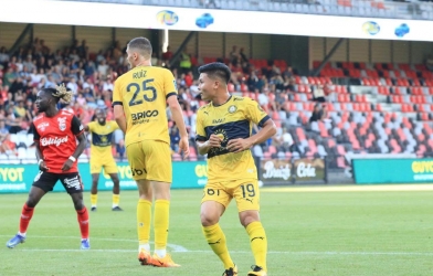 Quang Hải tạo nên 'cơn sốt' chưa từng có trong lịch sử của Pau FC