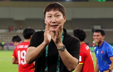 Báo Hàn: 'Phép màu Kim Sang-sik khiến bóng đá Hàn Quốc mất mặt'