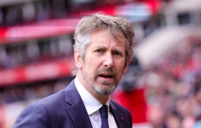 Van der Sar nói thẳng về 'nỗi thất vọng' của MU