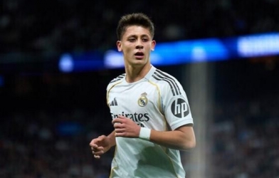 'Thần đồng Real Madrid' cảm thấy không hạnh phúc tại Bernabeu