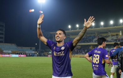 Ghi cú đúp bàn thắng, sao nhập tịch nói thẳng một điều với HLV Kim Sang Sik