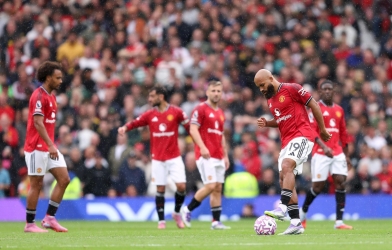 Chuyển nhượng MU 13/3: Nhận tin buồn từ mục tiêu tiền vệ, chuẩn bị chia tay tiền đạo