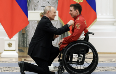 Tổng thống Nga Vladimir Putin có hành động đầy trân quý khi khen thưởng VĐV Paralympic