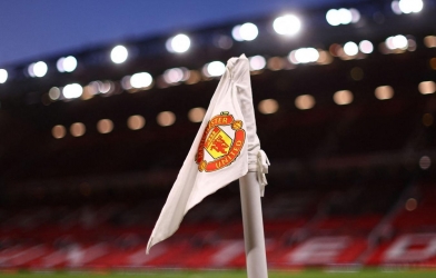 CHÍNH THỨC: MU ký hợp đồng với 'cơn lốc đen' người Anh