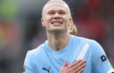 Erling Haaland ăn mừng hả hê khi MU bại trận