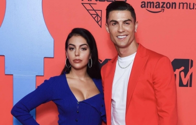 Bê bối nội bộ, bạn gái Ronaldo thẳng thừng mắng bạn gái Joao Neves
