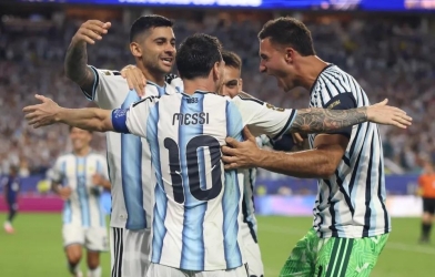 Messi lại cứu Argentina: Đẳng cấp của thiên tài trong đêm hú vía trước Cape Verde