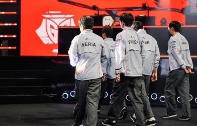 T1 thua theo cách khó tin, người hâm mộ nổi giận tại EWC 2026