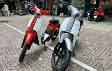 Honda Cub bản chạy điện cập bến đại lý tư với giá từ 20 triệu đồng, dễ thành 'hàng hot'