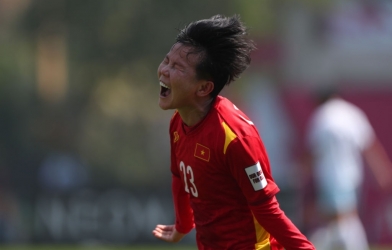 Tạo nên kỳ tích lịch sử, ĐTVN không quên ‘phả hơi nóng’ lên Thái Lan