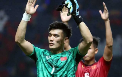 Bùi Tiến Dũng gửi thông điệp 'đanh thép' tới NHM