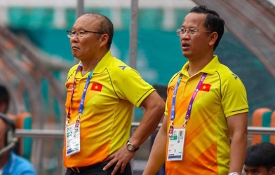 Không thể đồng hành cùng ĐTVN, trợ lí HLV Park 'nói lời xúc động' trên MXH