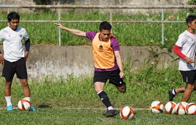 U23 Indonesia thẳng thừng chê sân tập Việt Nam lỗi thời, lạc hậu