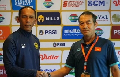 HLV Malaysia có hành động 'cay cú' khi thua U19 Việt Nam tại chung kết