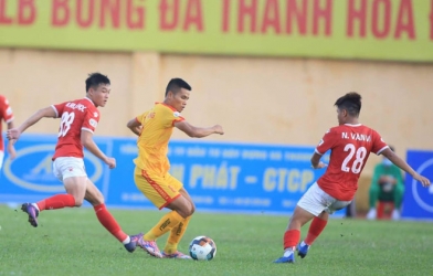 Hàng thủ mắc sai lầm, Thanh Hóa để Hà Tĩnh vượt qua với tỷ số tối thiểu