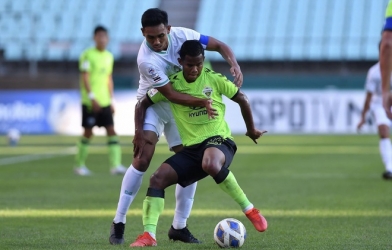 Hậu vệ ĐT Thái Lan bất ngờ bị 'đội bóng số 1 Hàn Quốc' thanh lý hợp đồng