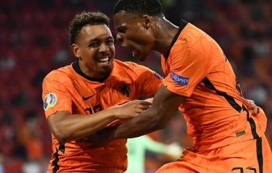 Dùng ‘chiêu độc’, Liverpool sở hữu sát thủ Hà Lan?