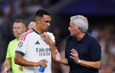Mourinho áp sát cột mốc đặc biệt sau khi lại khiến Barca ôm hận