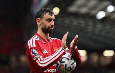 Giữa tâm bão ở MU, Bruno Fernandes nhận kết quả khó tin tại Quả bóng Vàng 2026