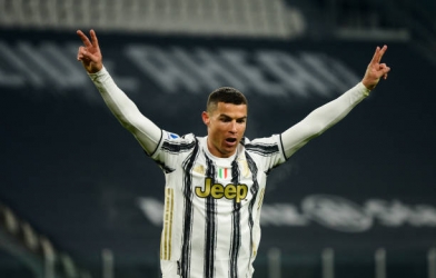 Chuyển nhượng bóng đá tối 14/5: MU lợi dụng Lingard, Ronaldo chốt tương lai