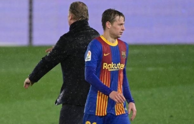 'Sao Barca' bất ngờ lên tiếng ủng hộ HLV Ronald Koeman
