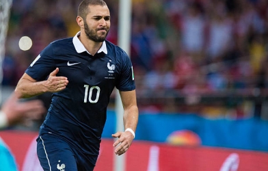 Trở lại tuyển Pháp, Benzema bị đặt vào tình huống ‘trớ trêu’