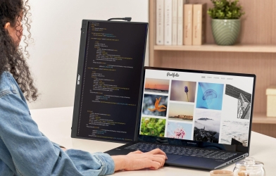 Gặp khách, thuyết trình, sửa file tại chỗ: ai nên mang thêm màn phụ cho laptop?