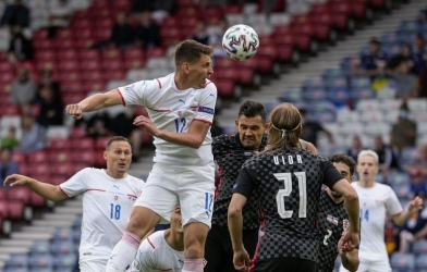 Perisic tỏa sáng mang về 1 điểm nhọc nhằn cho Croatia