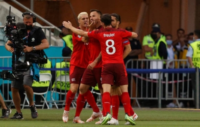 Shaqiri tỏa sáng mang về chiến thắng kịch tính cho Thụy Sĩ